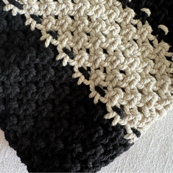 LAUDE THE LABEL
Gabby Mini Macrame Bag - Picture 6 of 10